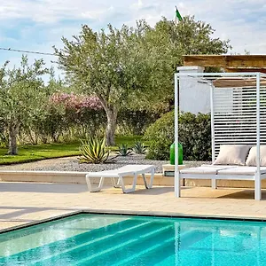 https://dimora-calauriia.sicilyhotelsitaly.net